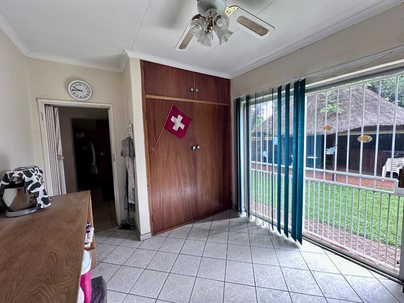 5 Bedroom Property for Sale in Magalieskruin Gauteng