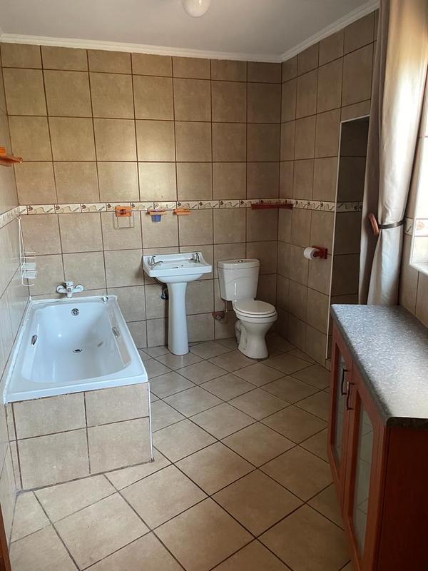 To Let 2 Bedroom Property for Rent in Homestead Gauteng