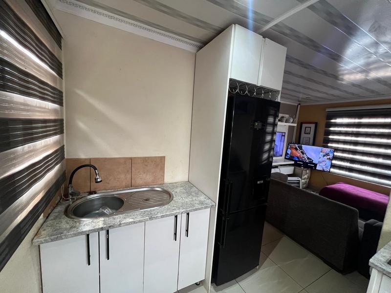 To Let 2 Bedroom Property for Rent in Protea Glen Gauteng