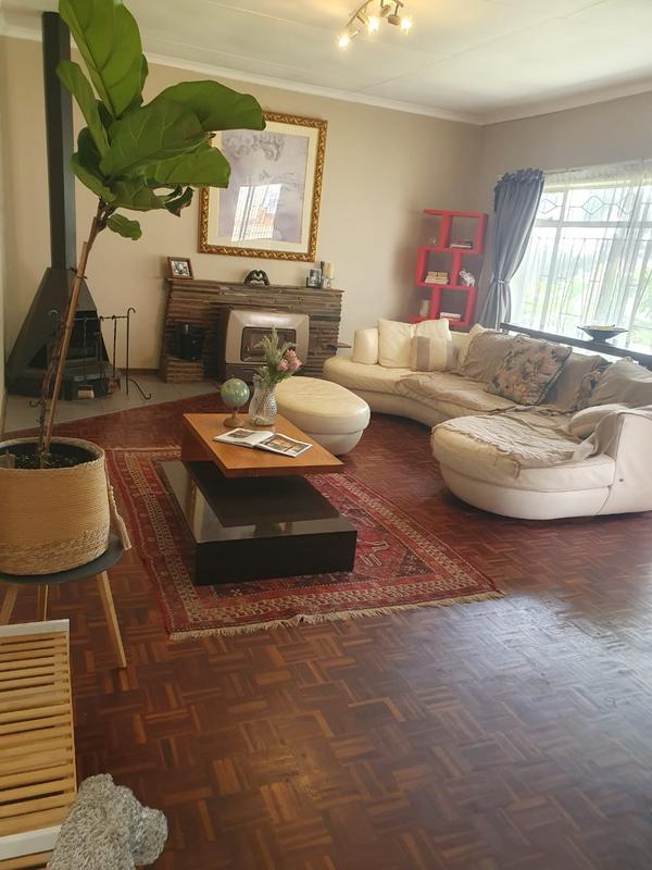 3 Bedroom Property for Sale in Dawnview Gauteng