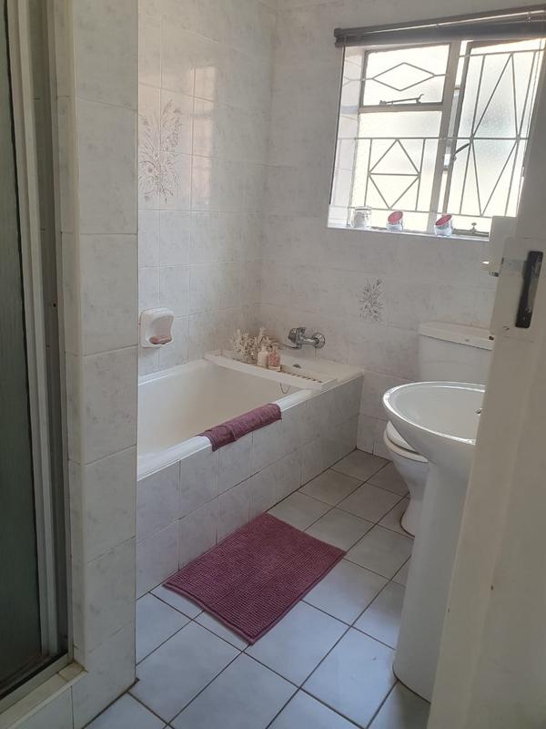 3 Bedroom Property for Sale in Dawnview Gauteng