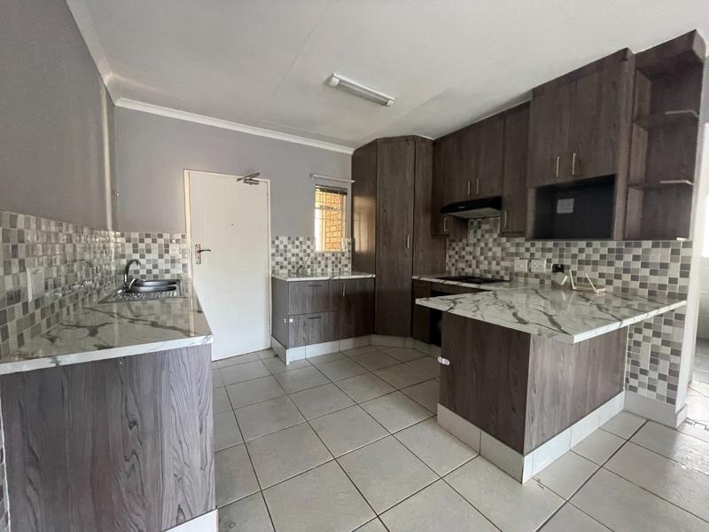 To Let 2 Bedroom Property for Rent in North Riding Gauteng