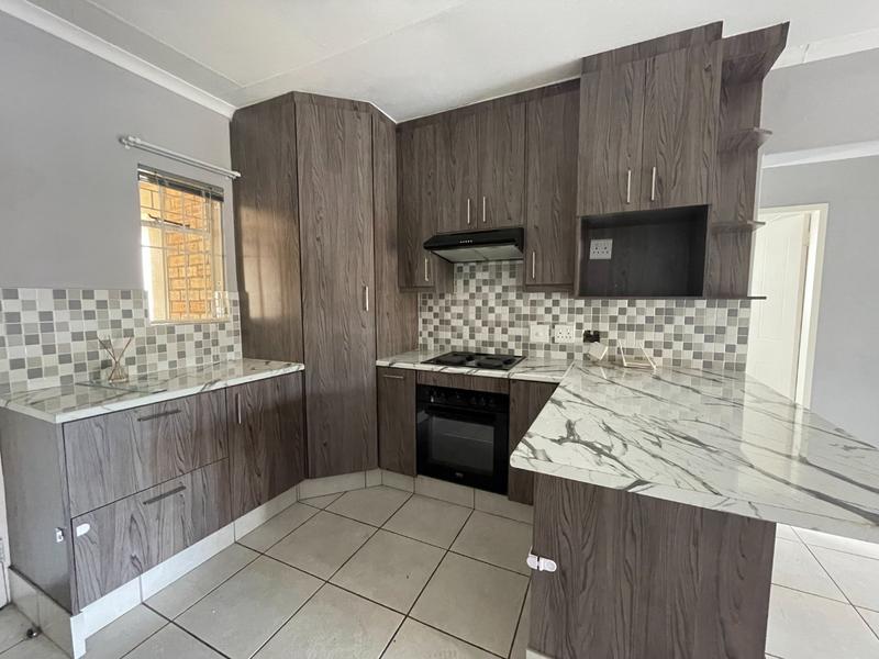 To Let 2 Bedroom Property for Rent in North Riding Gauteng