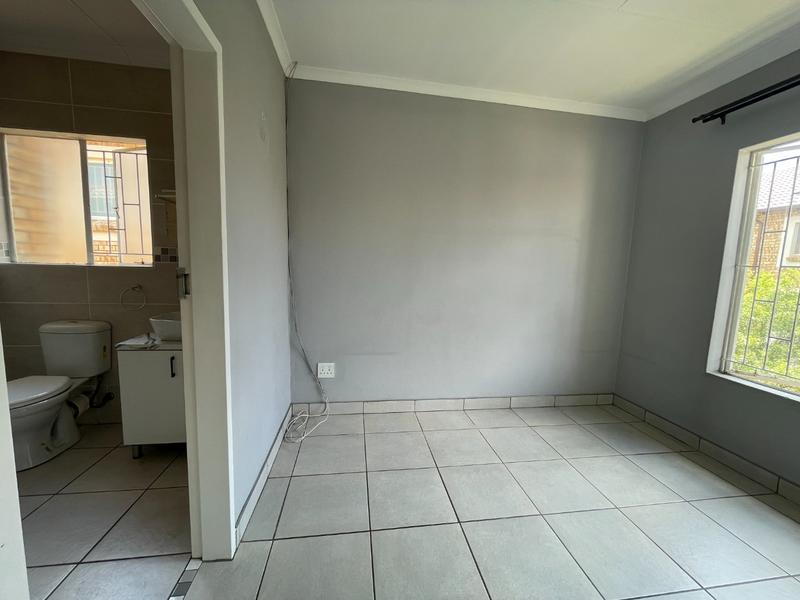 To Let 2 Bedroom Property for Rent in North Riding Gauteng