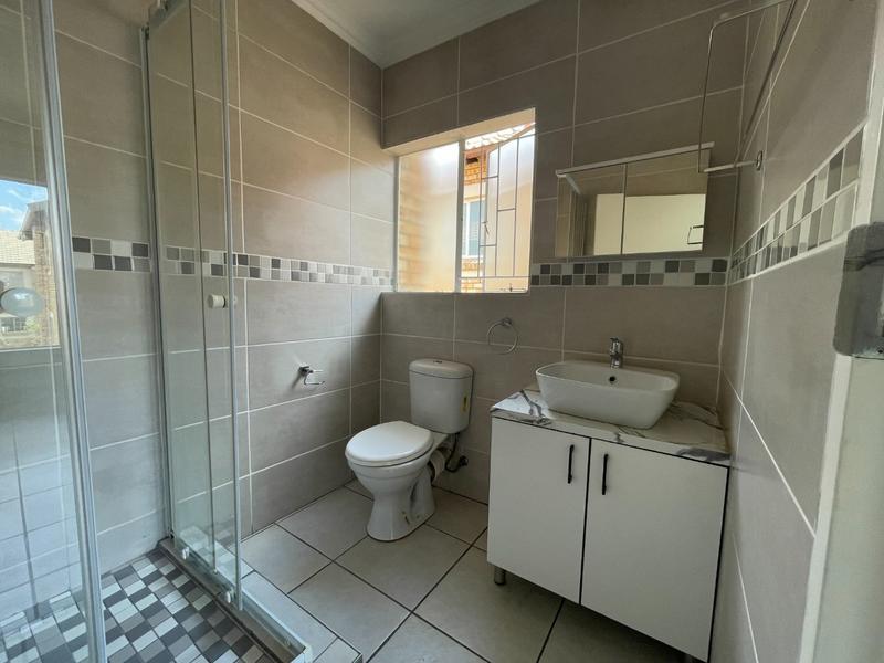 To Let 2 Bedroom Property for Rent in North Riding Gauteng