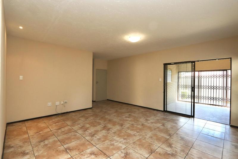 To Let 4 Bedroom Property for Rent in Broadacres Gauteng