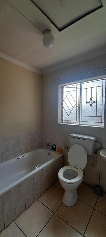 To Let 3 Bedroom Property for Rent in Heuweloord Gauteng