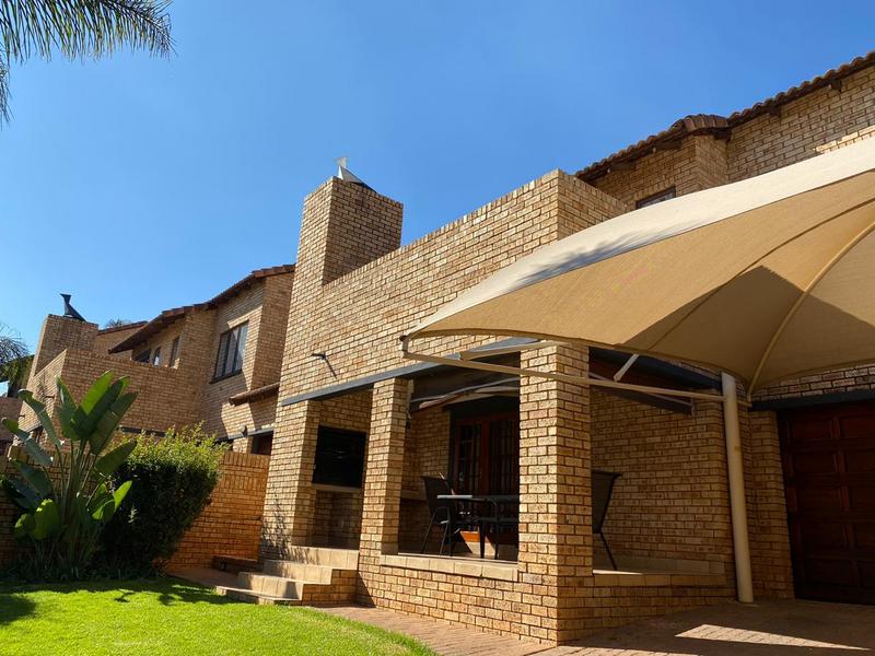 3 Bedroom Property for Sale in Ruimsig Gauteng