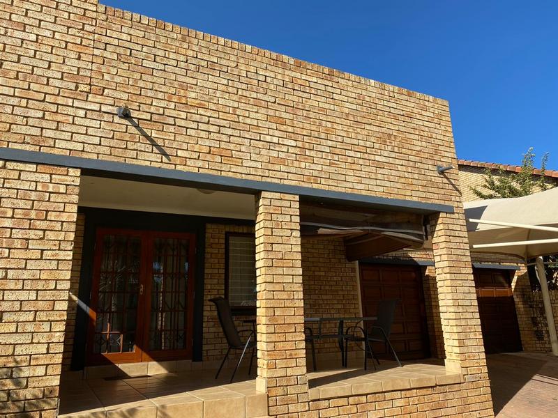 3 Bedroom Property for Sale in Ruimsig Gauteng