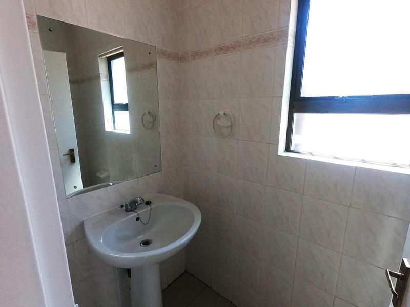 To Let 4 Bedroom Property for Rent in River Club Gauteng