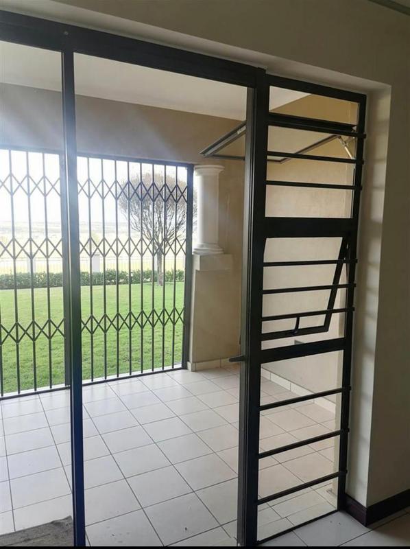 3 Bedroom Property for Sale in Blue Hills Gauteng