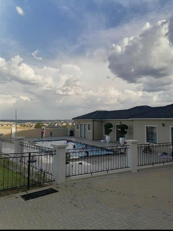 3 Bedroom Property for Sale in Blue Hills Gauteng