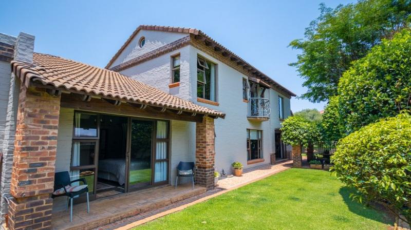 6 Bedroom Property for Sale in Moreleta Park Gauteng