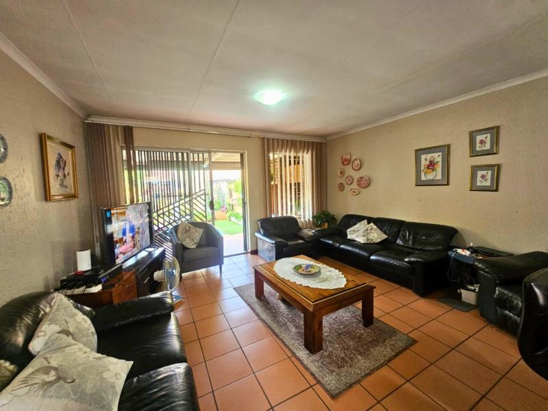 3 Bedroom Property for Sale in Glen Marais Gauteng