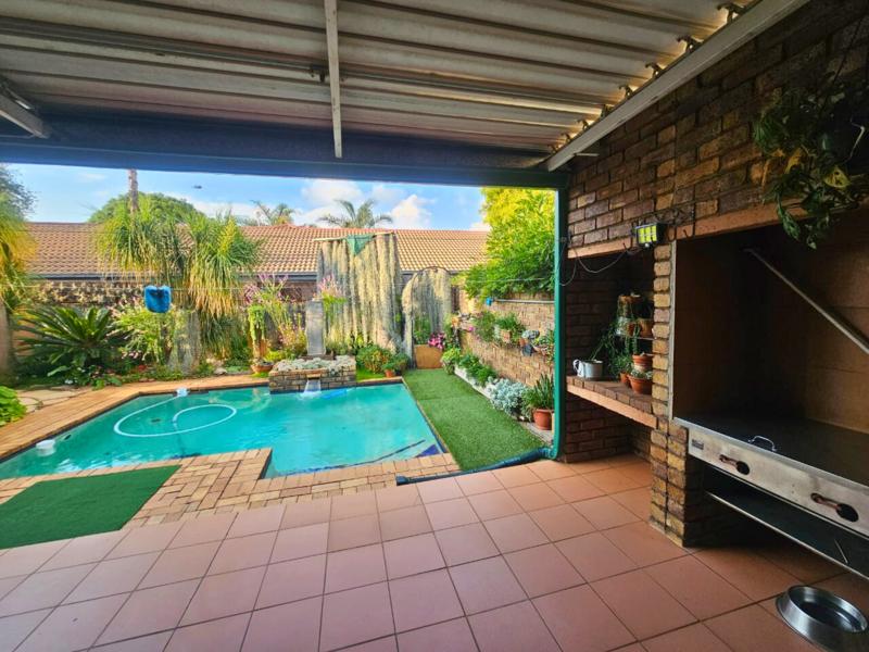 3 Bedroom Property for Sale in Glen Marais Gauteng