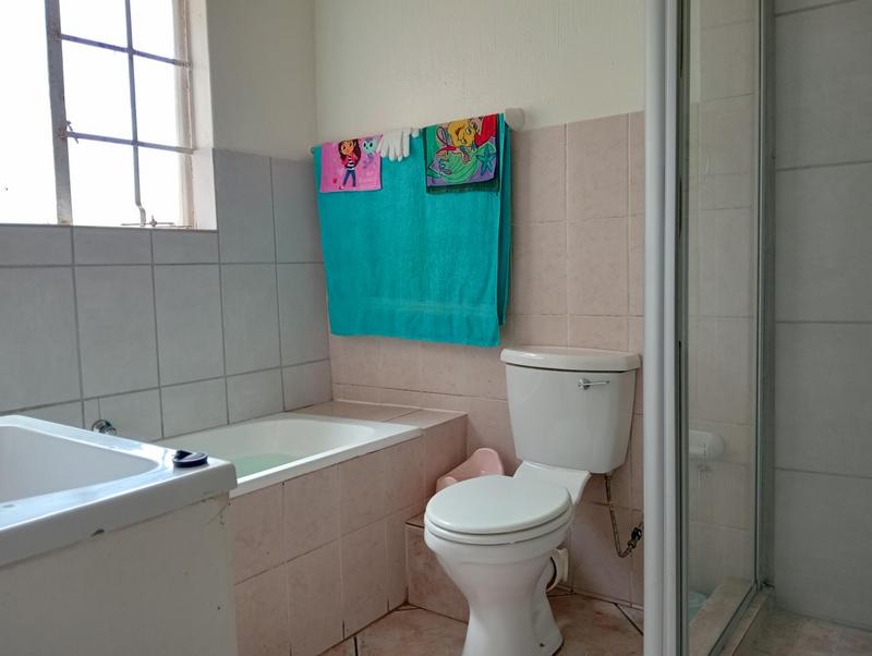 2 Bedroom Property for Sale in Wilgeheuwel Gauteng