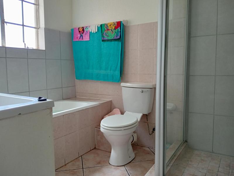 2 Bedroom Property for Sale in Wilgeheuwel Gauteng