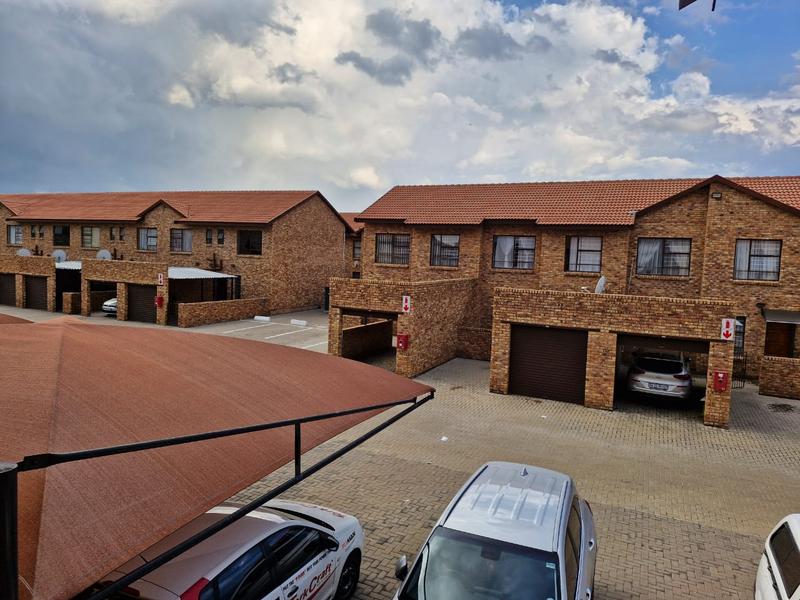 To Let 1 Bedroom Property for Rent in Crystal Park Gauteng