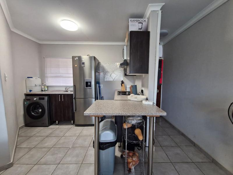 To Let 1 Bedroom Property for Rent in Crystal Park Gauteng