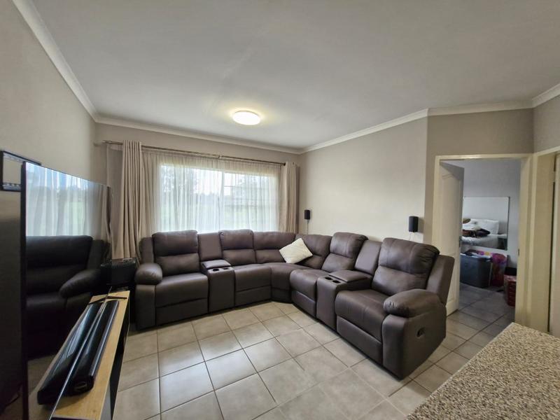 To Let 1 Bedroom Property for Rent in Crystal Park Gauteng