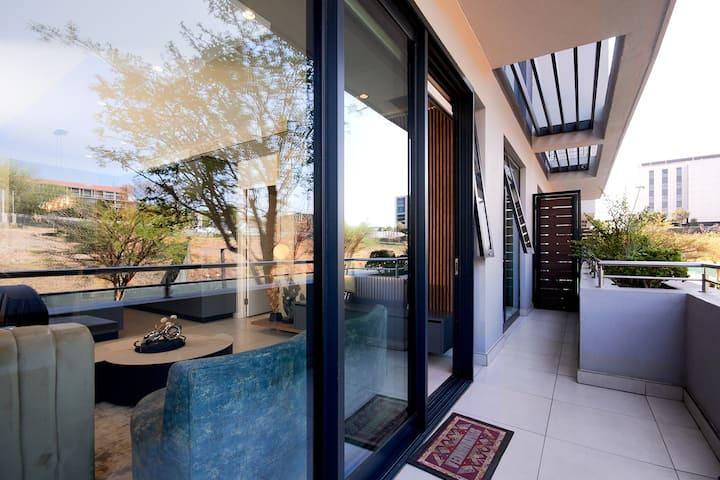 2 Bedroom Property for Sale in Hurlingham Gauteng