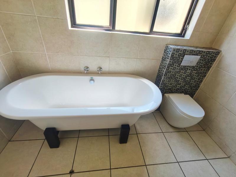 To Let 2 Bedroom Property for Rent in Sunninghill Gauteng