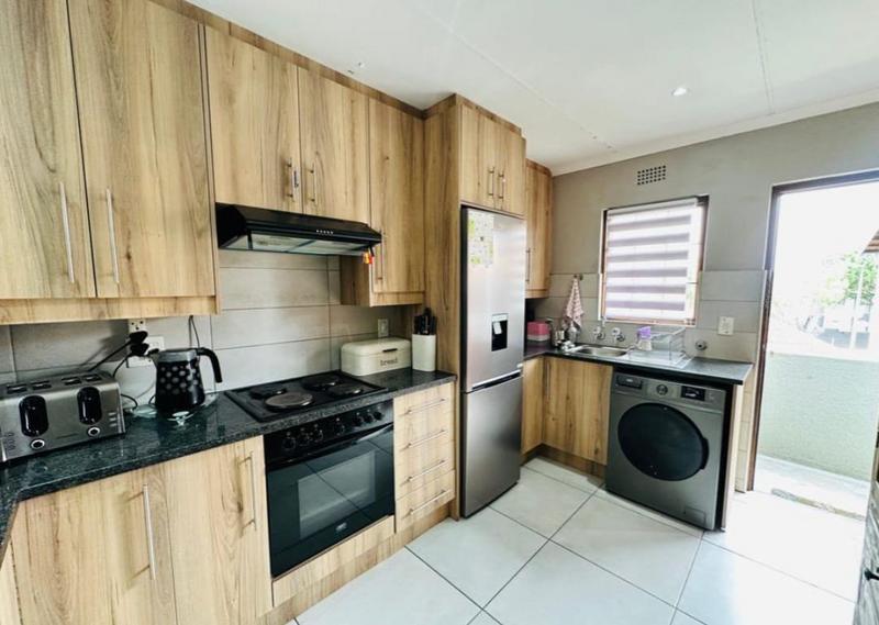 2 Bedroom Property for Sale in Verwoerdpark Gauteng