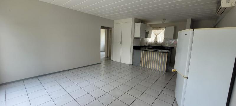 2 Bedroom Property for Sale in Verwoerdpark Gauteng