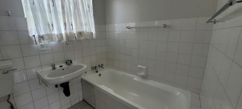 2 Bedroom Property for Sale in Verwoerdpark Gauteng