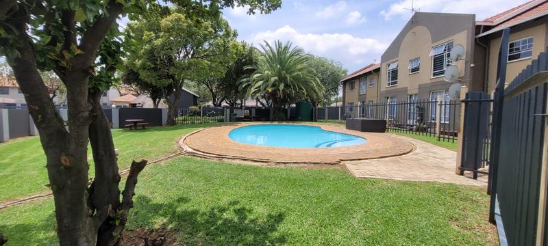 2 Bedroom Property for Sale in Verwoerdpark Gauteng