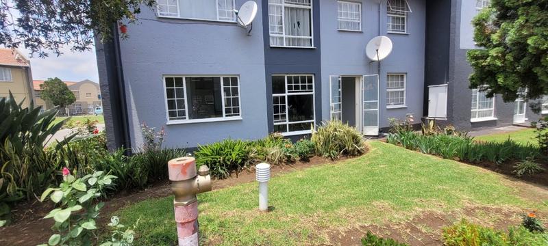 2 Bedroom Property for Sale in Verwoerdpark Gauteng