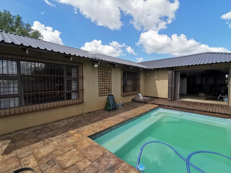 3 Bedroom Property for Sale in Buyscelia Gauteng