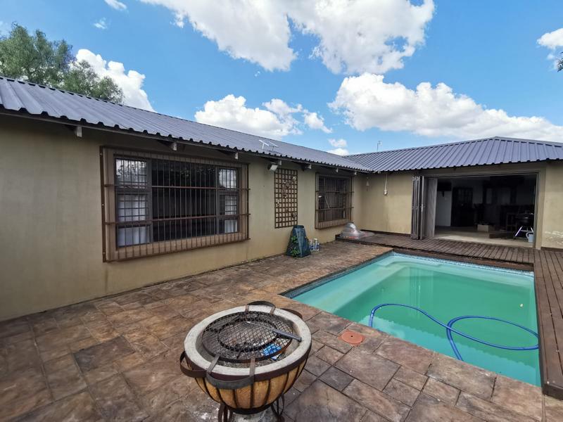 3 Bedroom Property for Sale in Buyscelia Gauteng