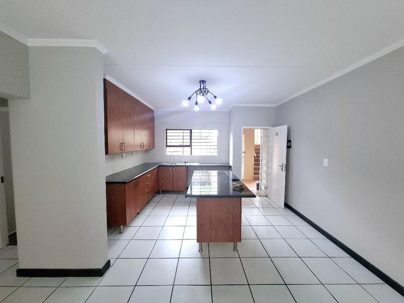 To Let 2 Bedroom Property for Rent in Sunninghill Gauteng