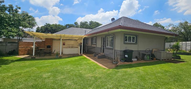 To Let 4 Bedroom Property for Rent in Cinderella Gauteng