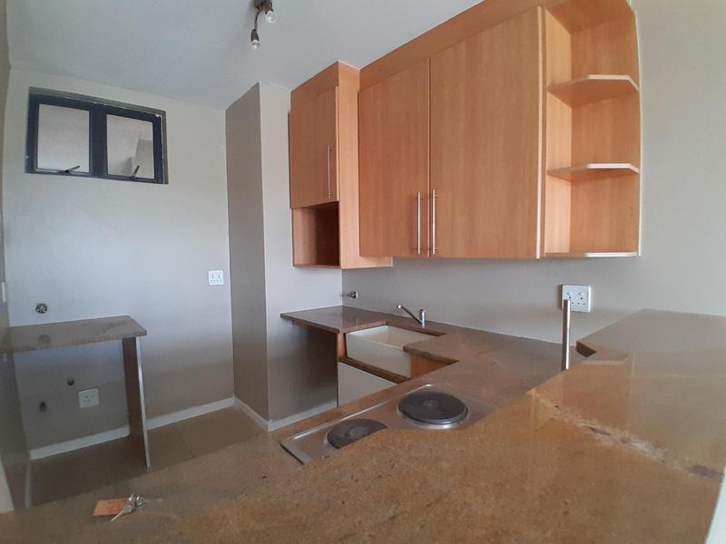 2 Bedroom Property for Sale in Rooihuiskraal North Gauteng