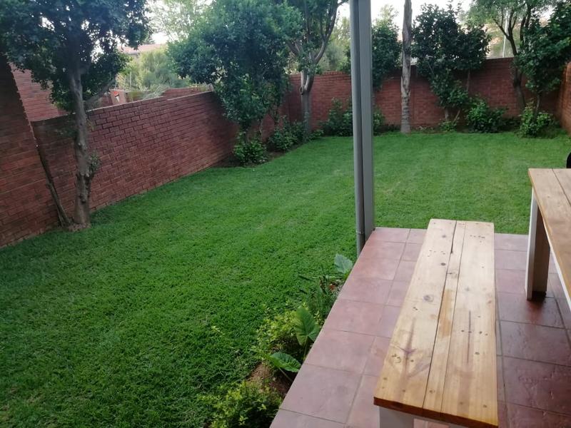 To Let 2 Bedroom Property for Rent in Die Wilgers Gauteng