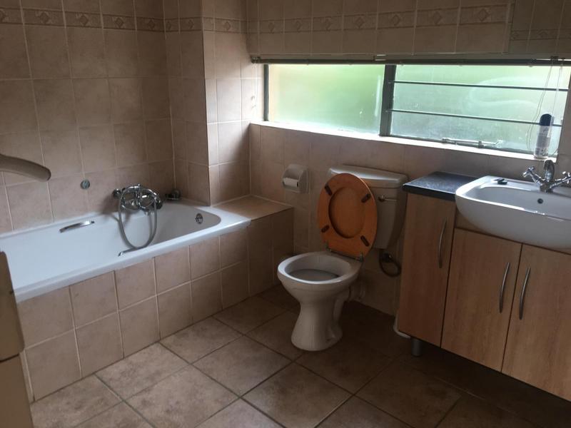 To Let 2 Bedroom Property for Rent in Die Wilgers Gauteng