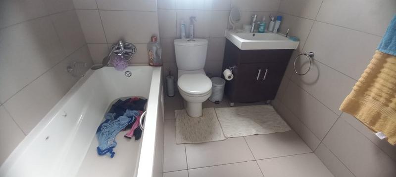 2 Bedroom Property for Sale in Noordwyk Gauteng