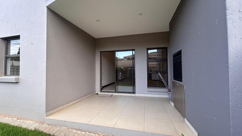 To Let 2 Bedroom Property for Rent in Bedfordview Gauteng