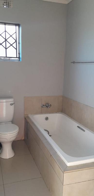 To Let 3 Bedroom Property for Rent in Windmill Park Gauteng