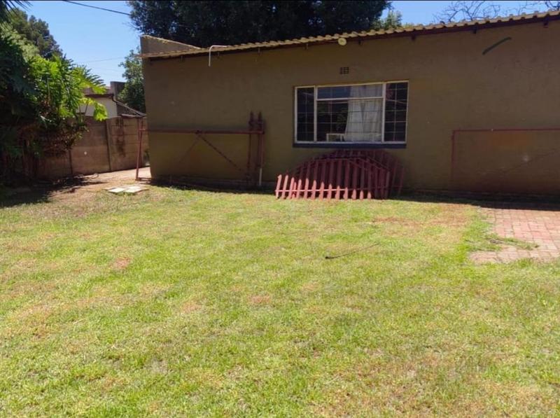 To Let 3 Bedroom Property for Rent in Esther Park Gauteng