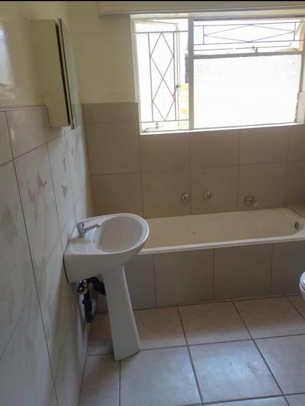 To Let 3 Bedroom Property for Rent in Esther Park Gauteng