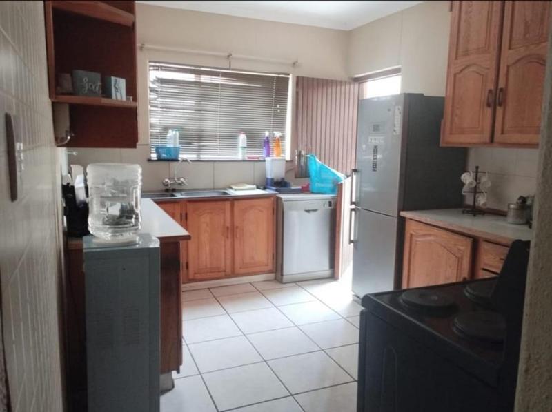 To Let 3 Bedroom Property for Rent in Esther Park Gauteng