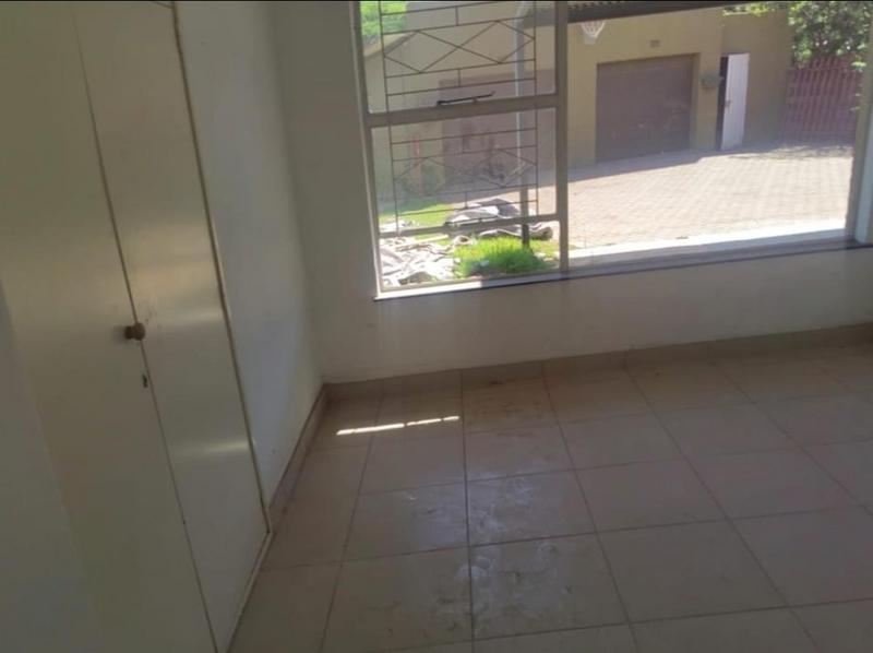 To Let 3 Bedroom Property for Rent in Esther Park Gauteng