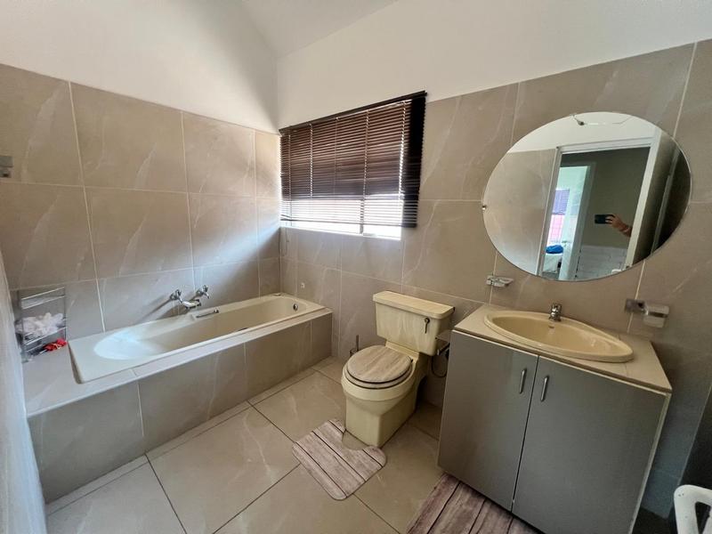 To Let 5 Bedroom Property for Rent in Sunair Park Gauteng