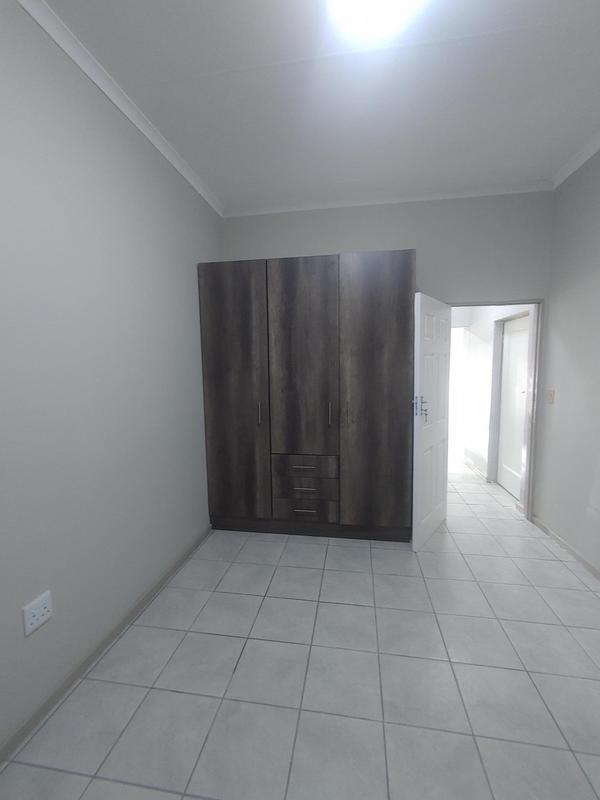 To Let 1 Bedroom Property for Rent in Kenleaf Gauteng