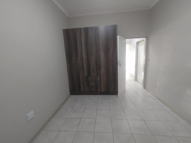 To Let 1 Bedroom Property for Rent in Kenleaf Gauteng