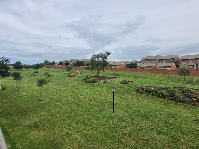 To Let 2 Bedroom Property for Rent in Mooikloof Ridge Gauteng