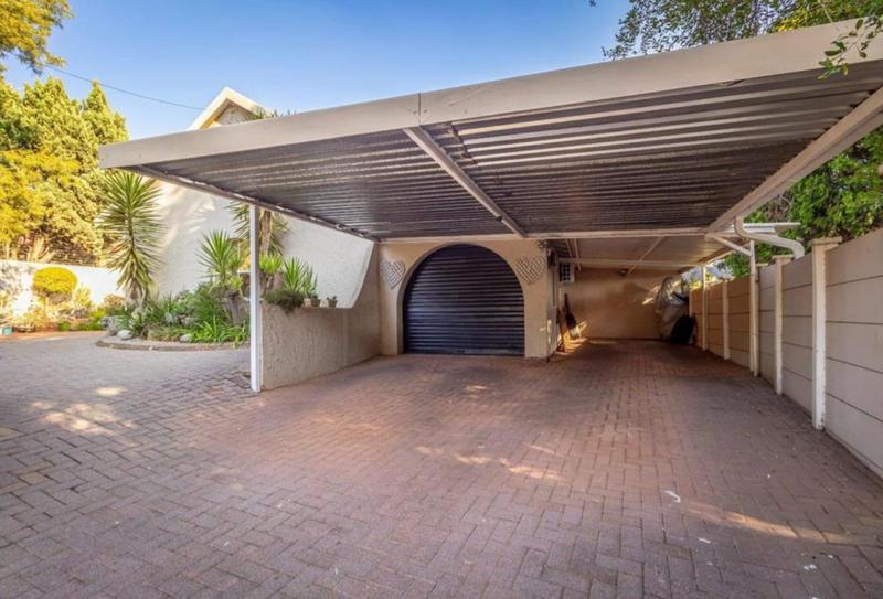 3 Bedroom Property for Sale in Wilro Park Gauteng